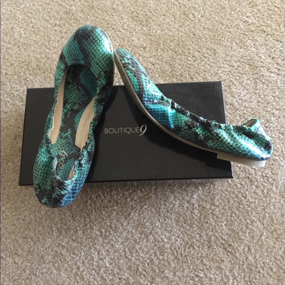 Never worn 9 1/2 pair of Boutique9 brand shoes
