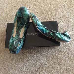 Never worn 9 1/2 pair of Boutique9 brand shoes