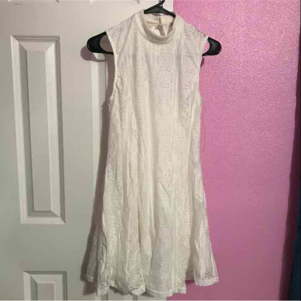 White/cream sleeveless dress
