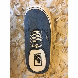 Vans Authentic makeup bag.