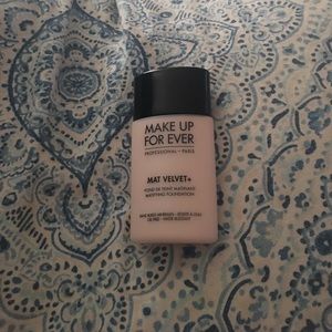 Makeup Forever Mat Velvet Foundation