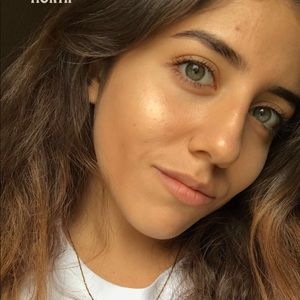 Meet your Posher, Ana maria