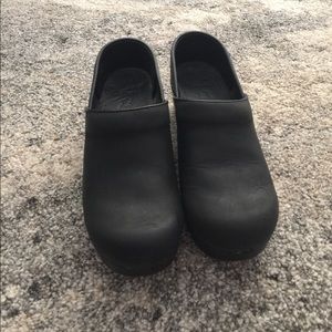 Dansko shoes size 37 narrow Excellent condition