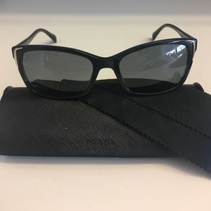 Prada sunglasses black with -1 prescription