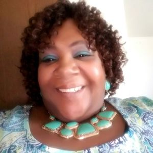 Meet your Posher, Lorna