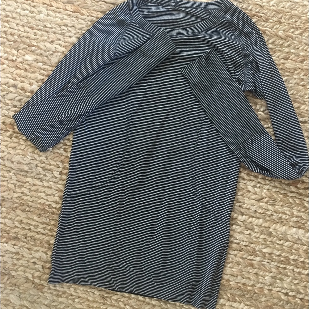 Black/White lululemon swiftly tech long sleeve