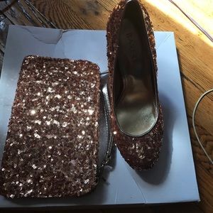 Shoes with matching bag 👠