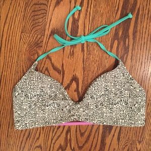 Body glove bikini top