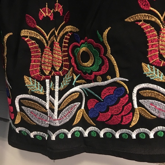 Embroidered off the shoulder black blouse - Picture 2 of 3