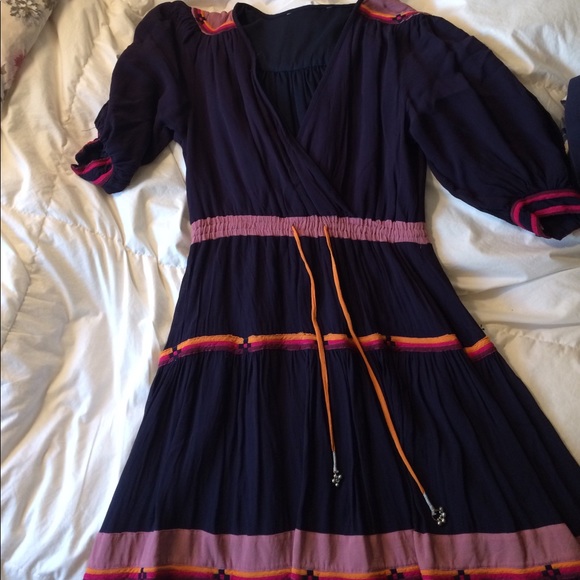Elegant dress - Picture 1 of 4