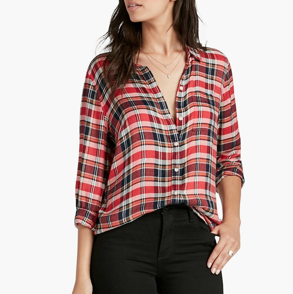Back Iayover, button down shirt.