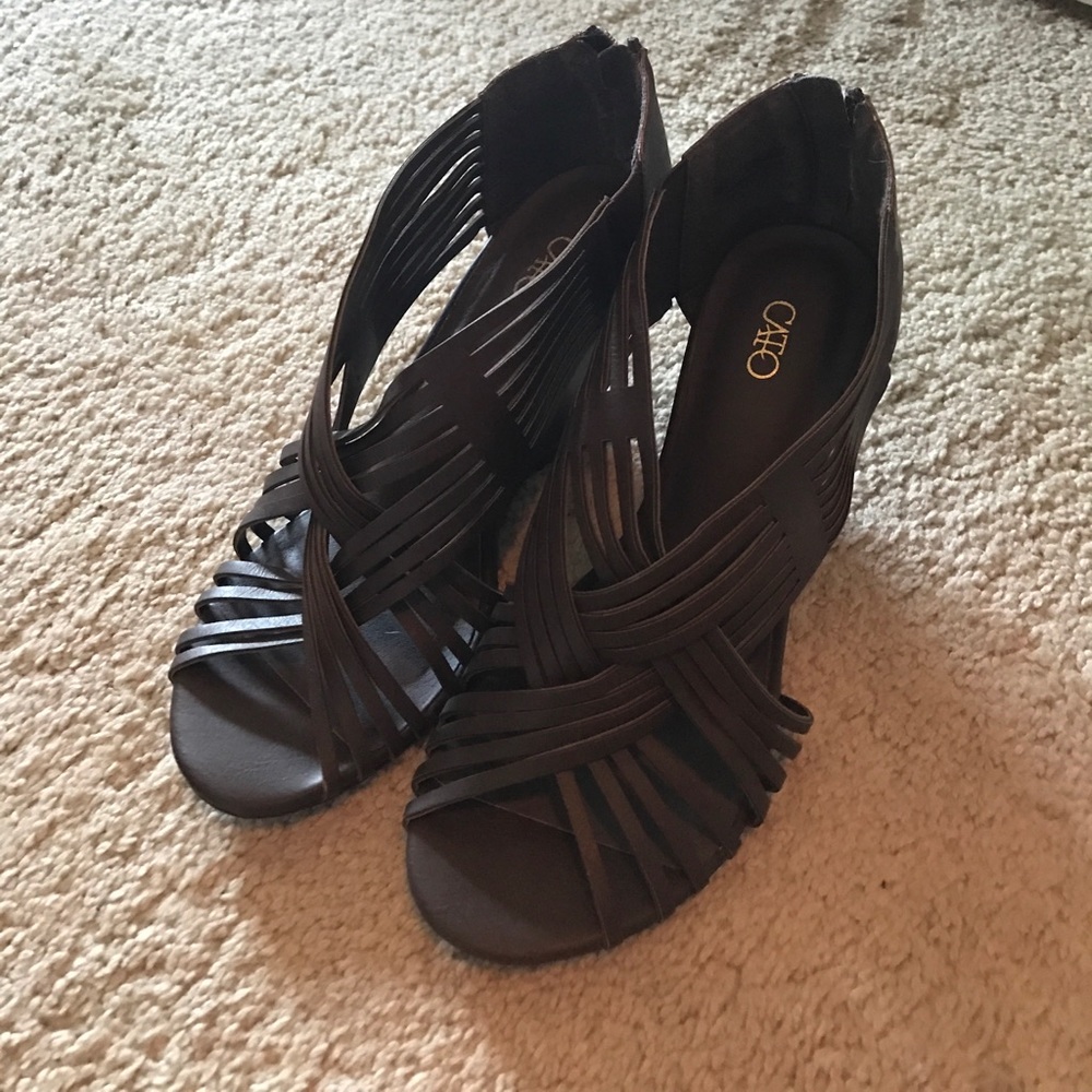 Strapped brown wedges sz9