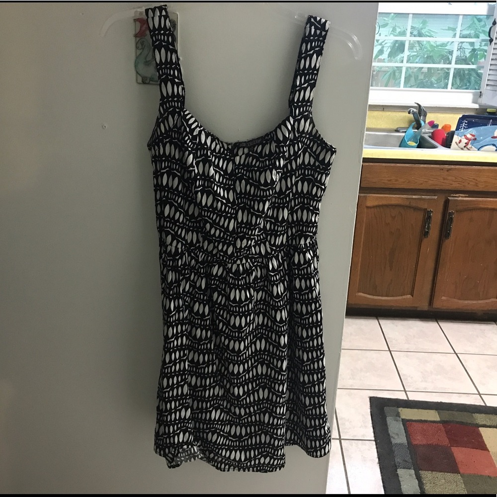 Black and white pattern dress