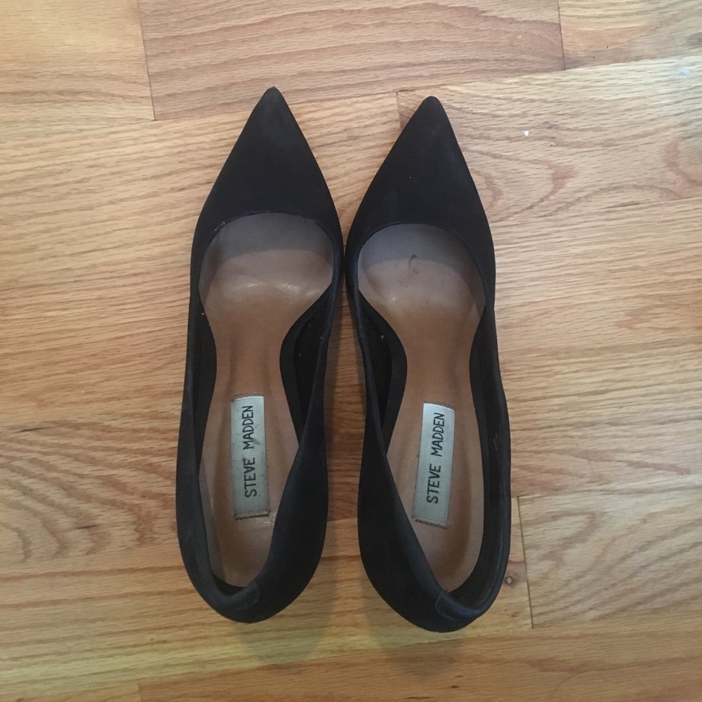 Steve Madden Black Suede heels size 9