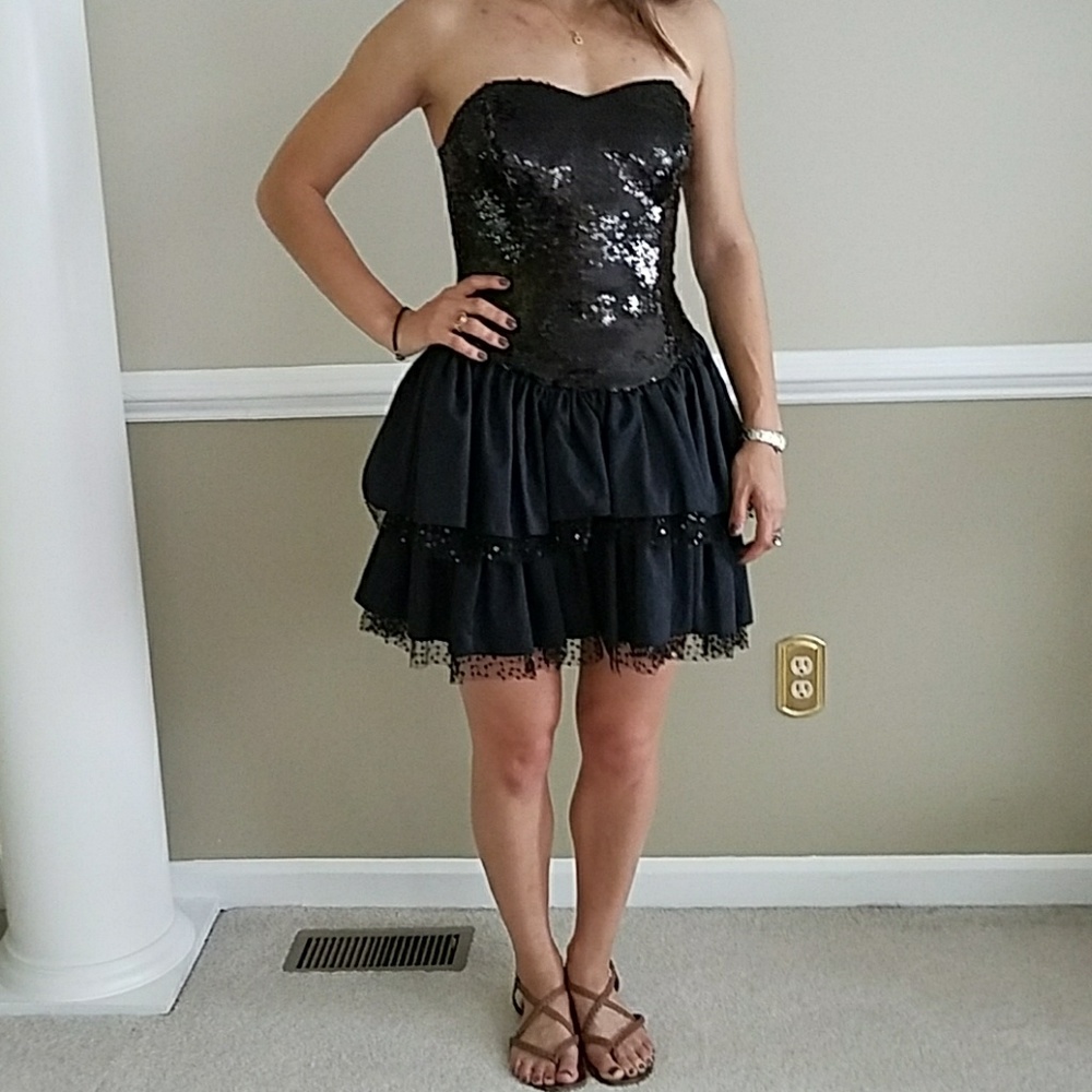 *PRICE CUT* Vintage Betsey Johnson strapless dress