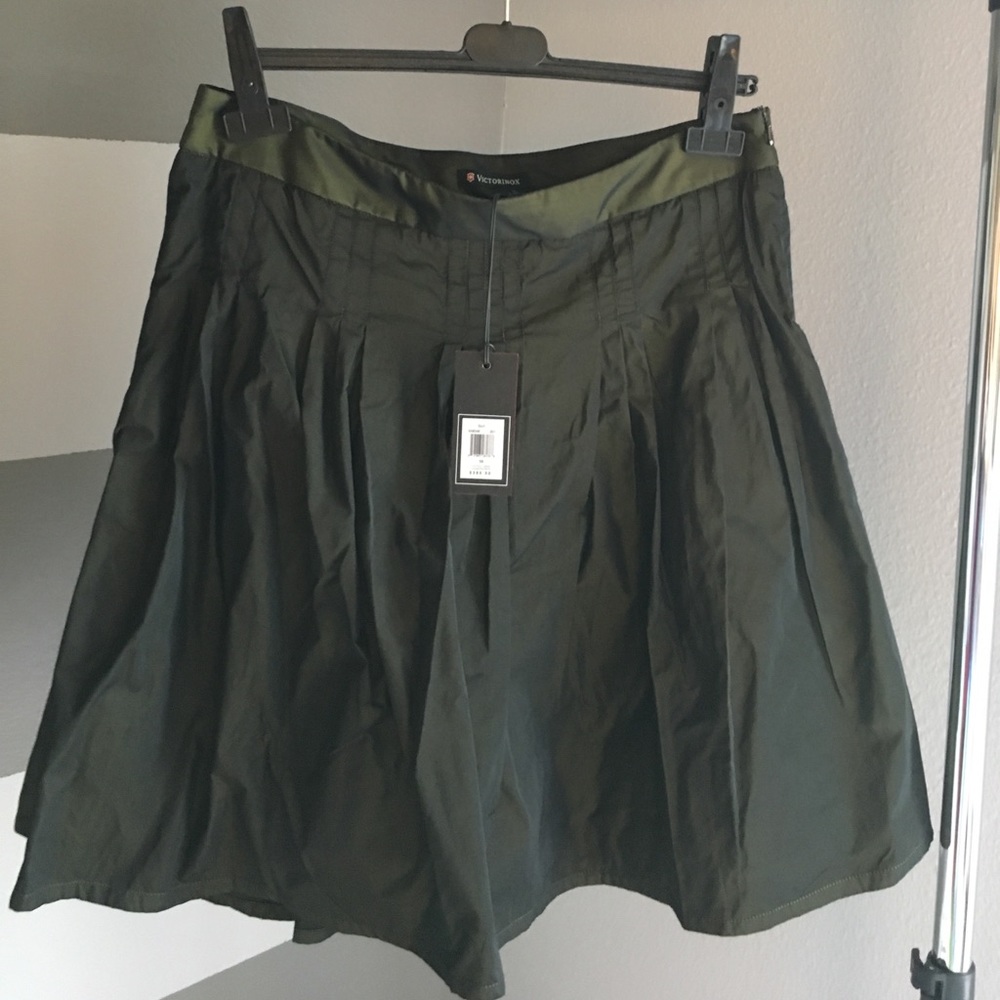 Victorinox pleated skirt