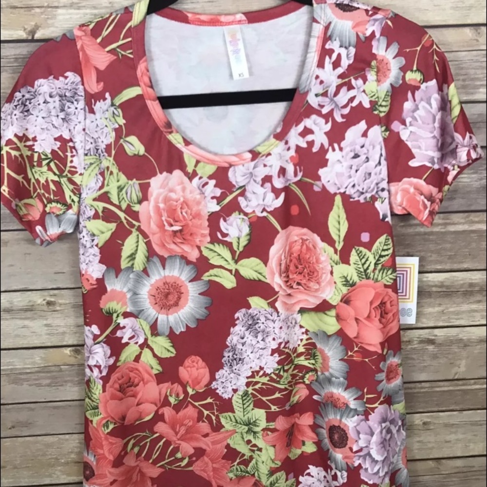 Lularoe classic t shirt xs