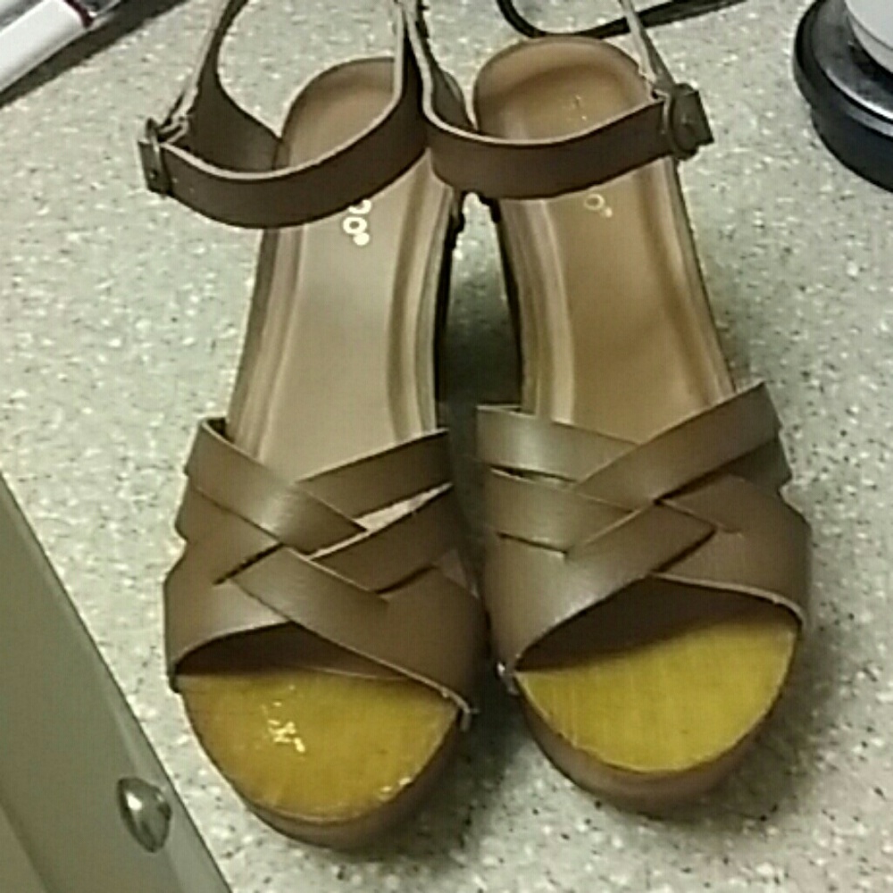 Shoes - Picture 2 of 2