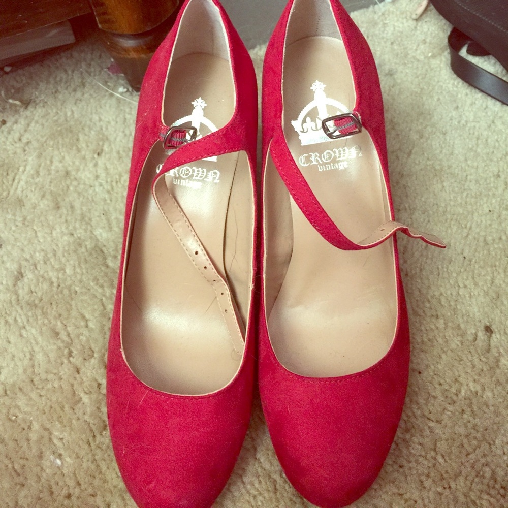 Red crown vintage heels