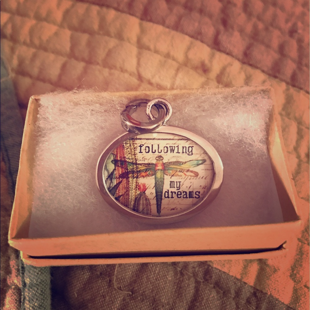 Oval necklace pendant