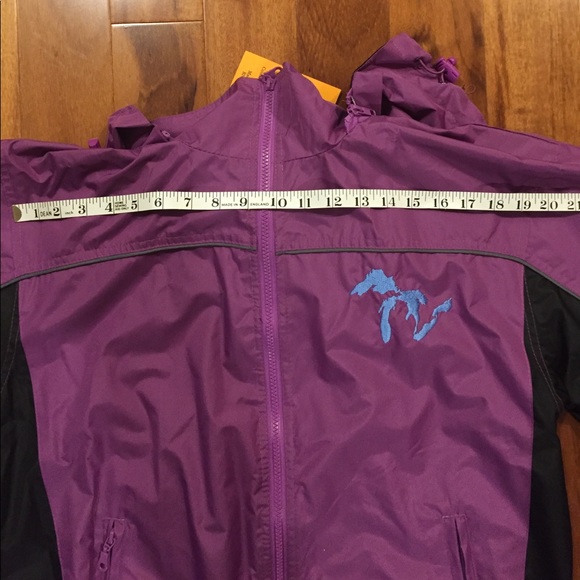 rain jacket - Picture 4 of 5