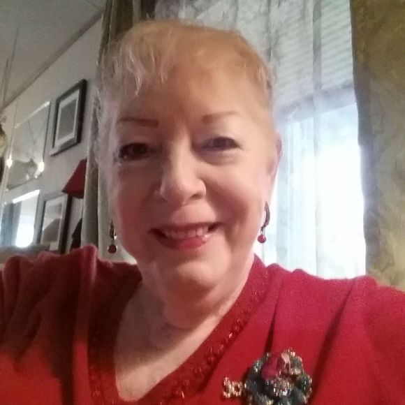 Meet your Posher, Loretta - Picture 1 of 1