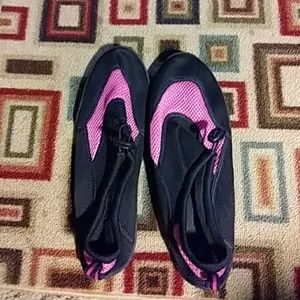 Pool shoes