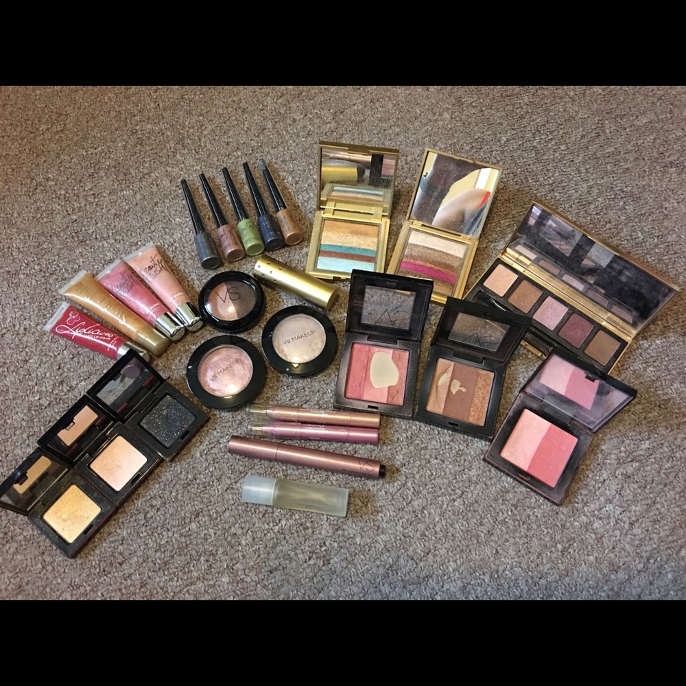 Victoria secret makeup sell all together
