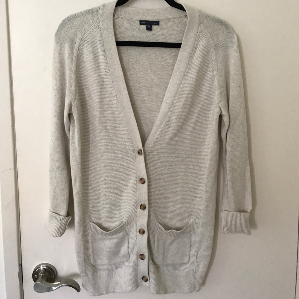 Gap beige cardigan. Size Small.