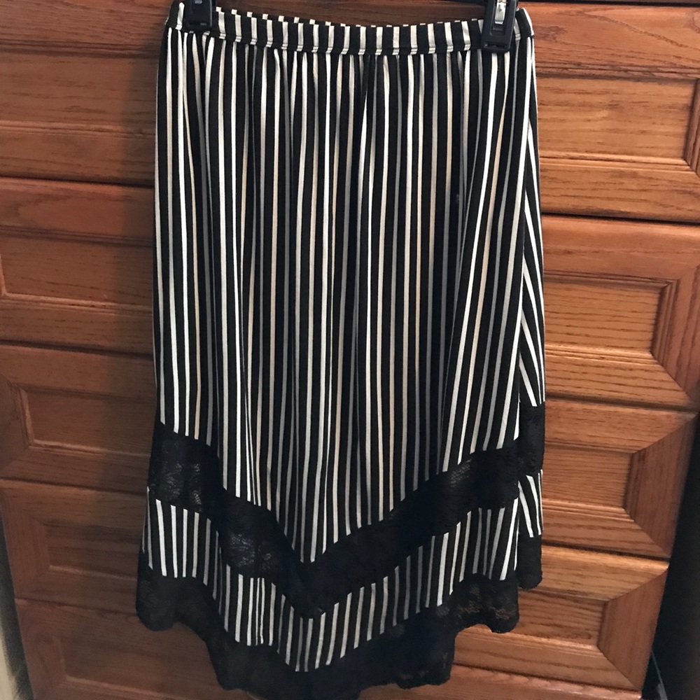 Black long skirt