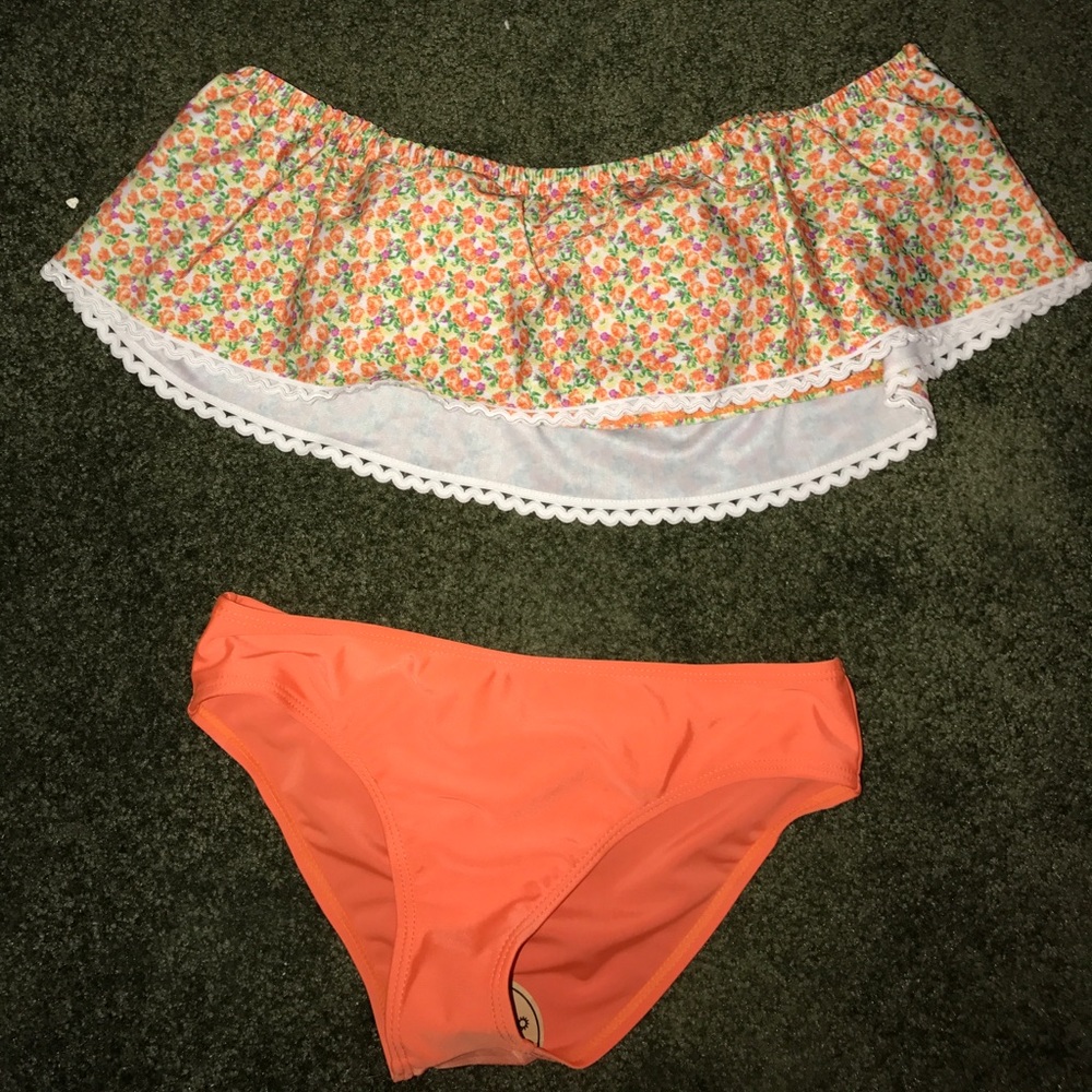 Off the shoulder flowery bikini top with bottoms