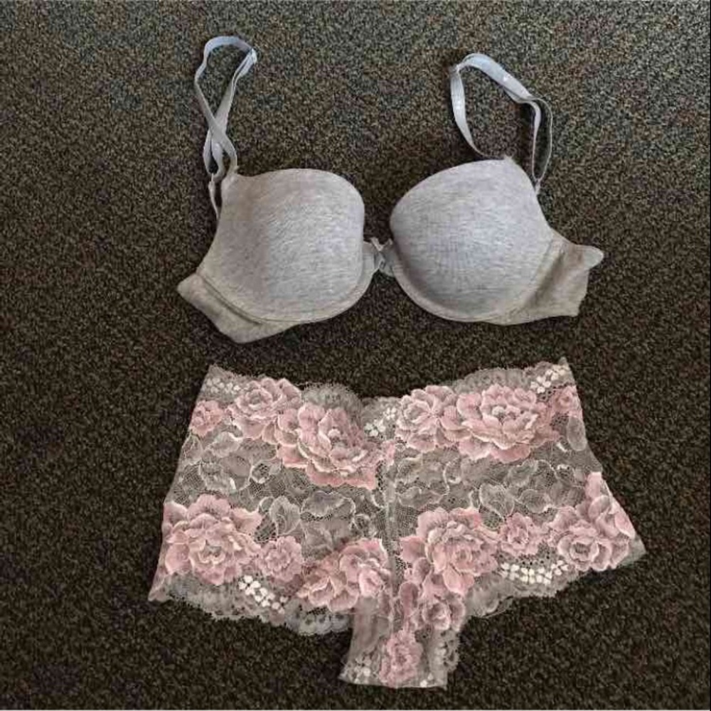 MOVE OUT SALE! 32C VS Lined- Demi Bra