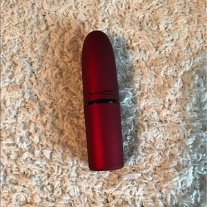 MAC Cosmetics VIVA GLAM Rihanna
