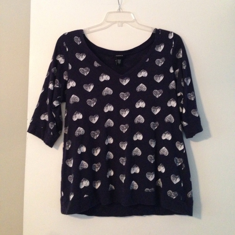 Torrid hearts V neck tee