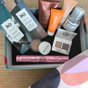 9 New Beauty Sample Sized Products