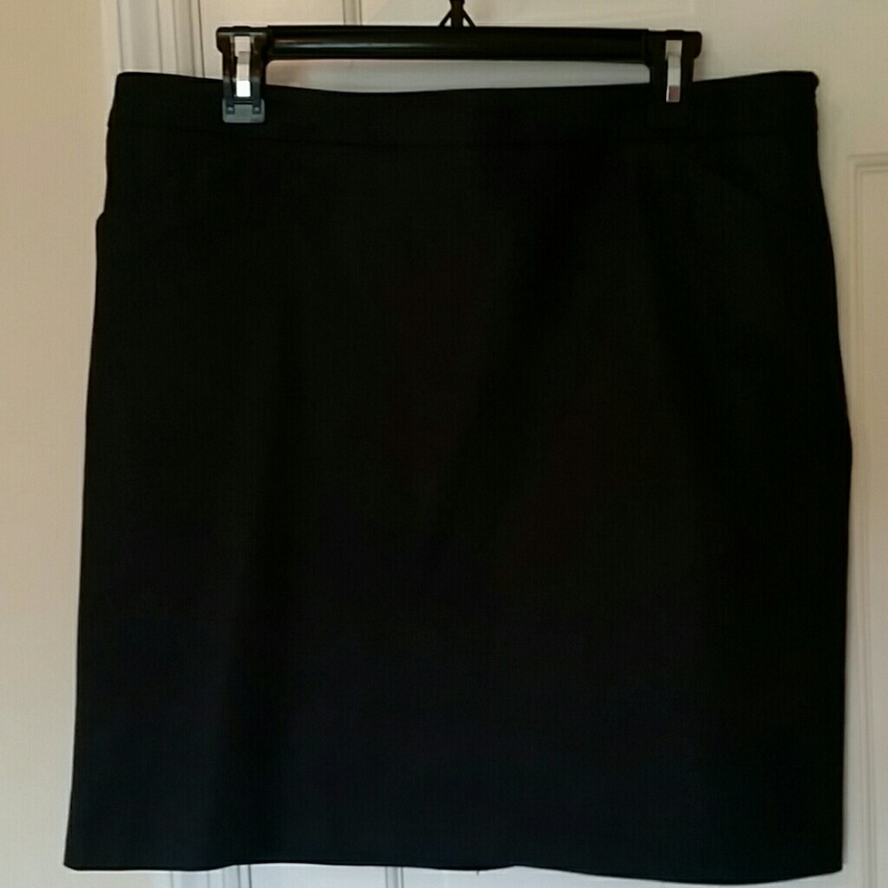 NY&Co. NEVER WORN Midi navy blue "jean" skirt