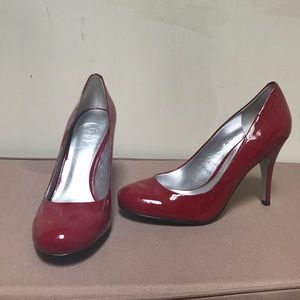 ✨✨Size 8.5 red Jessica Simpson pump
