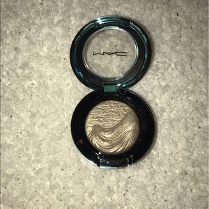 MAC Cosmetics Sea Worshiper Extra Dimension Shadow
