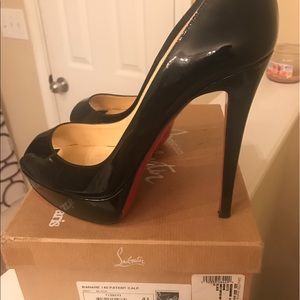 Christian Louboutin Peep Toe