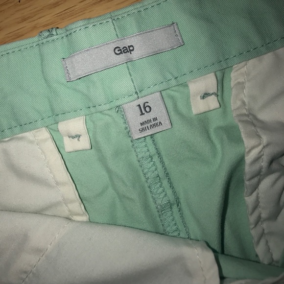 Mint green GAP button shorts - Picture 3 of 4