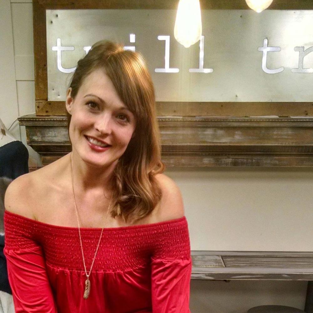 Meet your Posher, Elizabeth