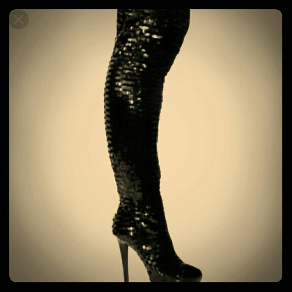 Black 4.5 inch heels-