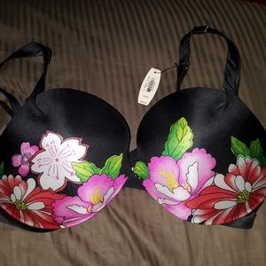 36DD Victoria's secret Plunge