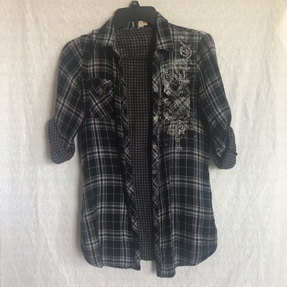 💘SOLD💘Embellished Graphic Button Down Top - Picture 2 of 7