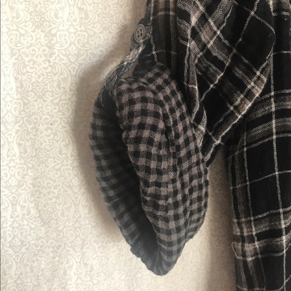 💘SOLD💘Embellished Graphic Button Down Top - Picture 5 of 7