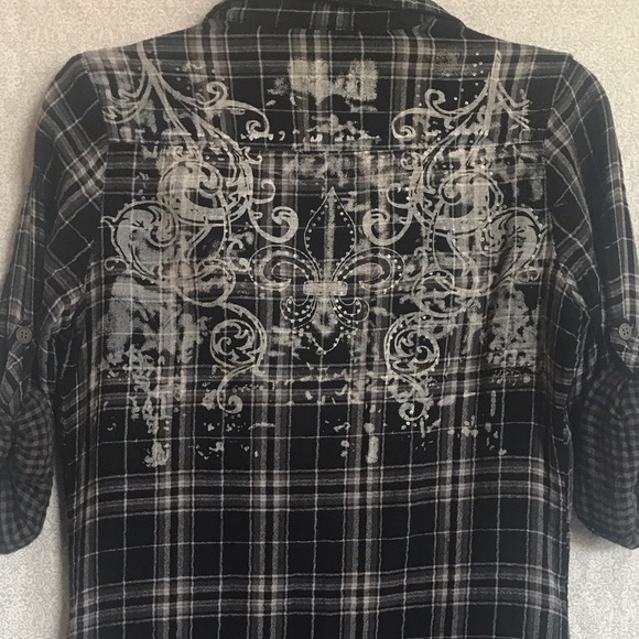 💘SOLD💘Embellished Graphic Button Down Top - Picture 4 of 7