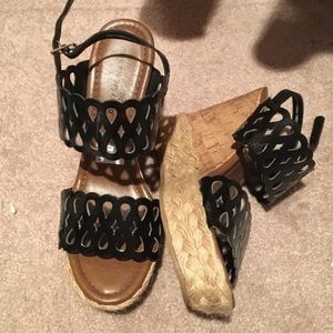 Black sandal wedges