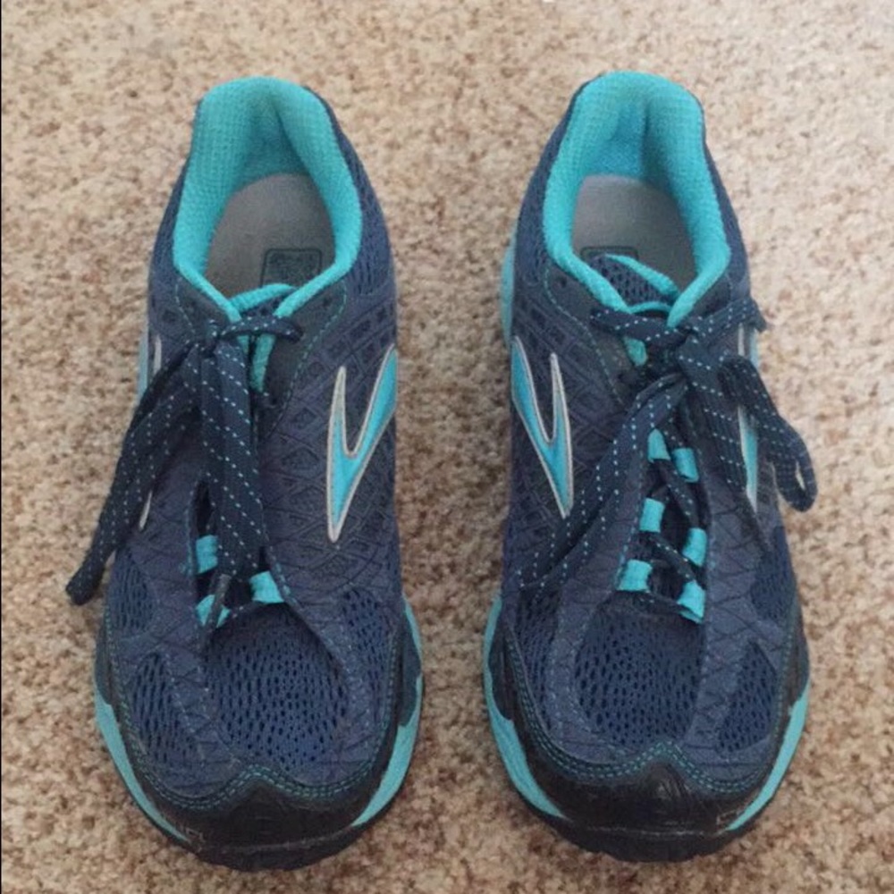 Brooks Cascadia 7 Womens Athletic Shoes