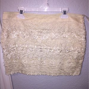Crochet cream skirt with side zipper