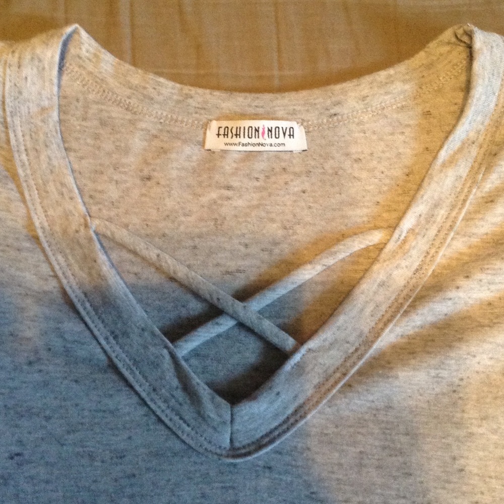 Fashion tee 👚 - Picture 2 of 5